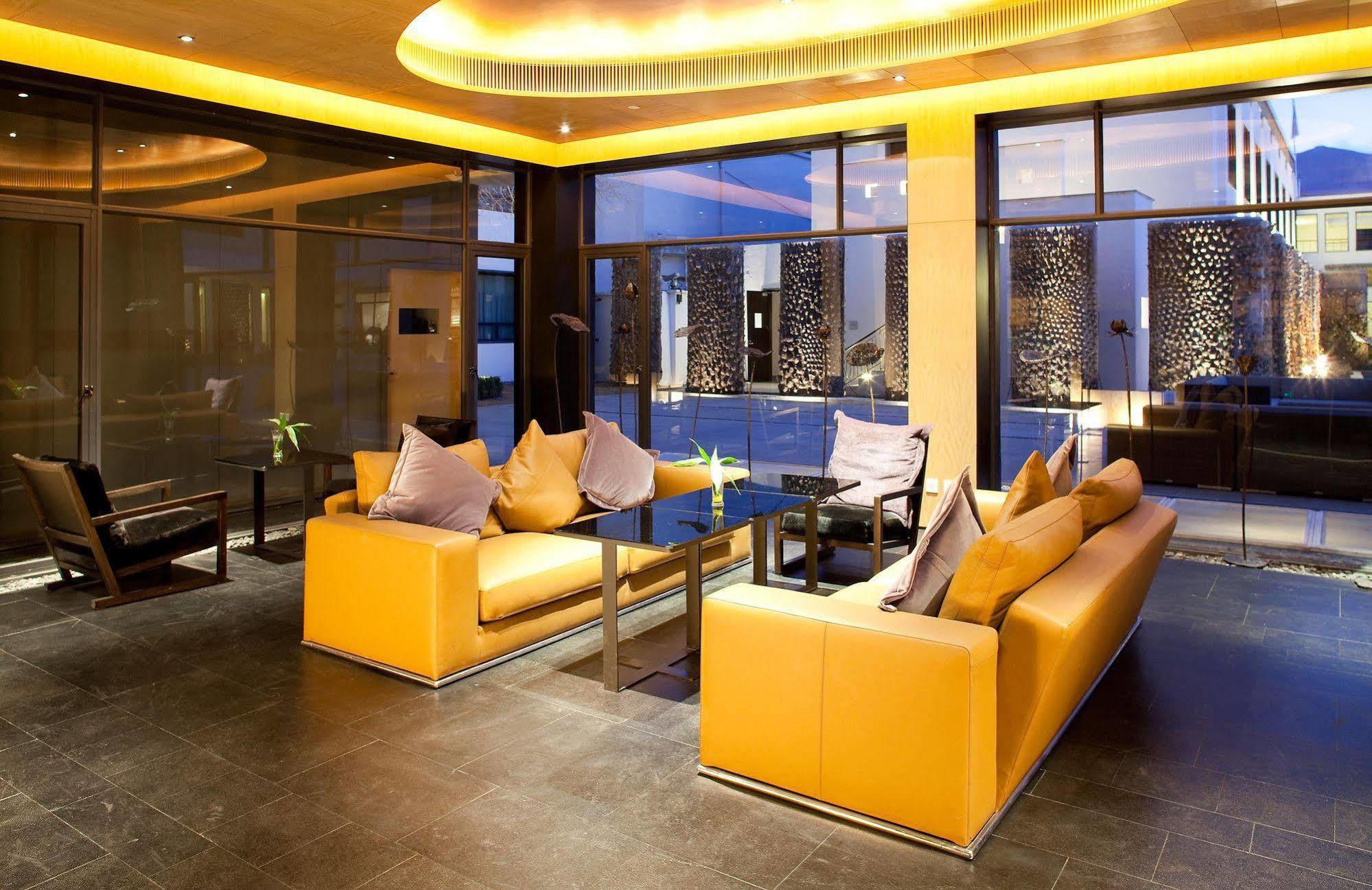 Four Points By Sheraton Lhasa Bagian luar foto